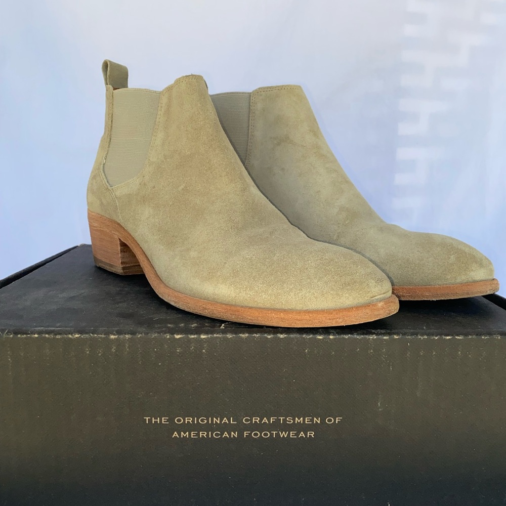 Frye Carson Suede Chelsea Boot Size 10